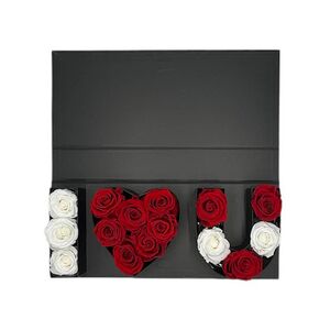 Κουτί μαύρο i love you με αποχυμωμένα τριαντάφυλλα