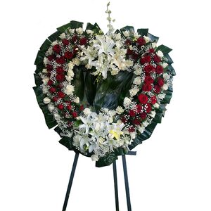 Στεφάνι κηδείας (Τρίποδο σε σχήμα καρδιάς με τριαντάφυλλα και δύο κατασκευές)