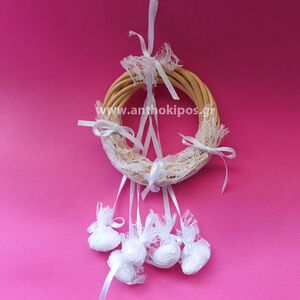 Wedding Favor wreath with lace and hanging bonbons