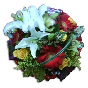 Flower arrangement in red-white color