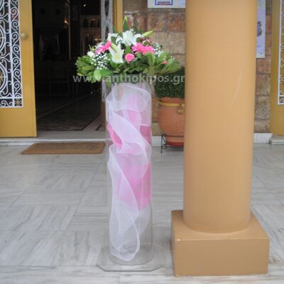Εξωτερικός Στολισμός Γάμου με ροζ σύνθεση λουλουδιών