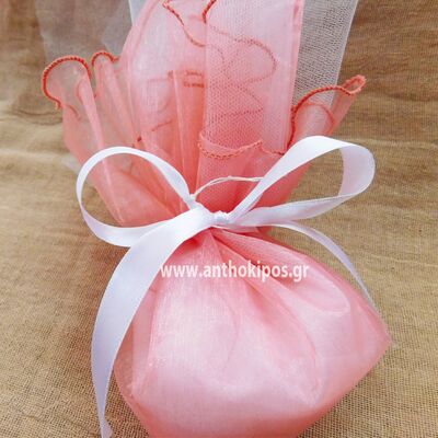Wedding Favors, classic bonbonniere with rotten apple organza and white tulle