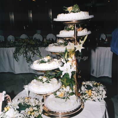 Γαμήλια τούρτα, παρελκόμενα γάμου