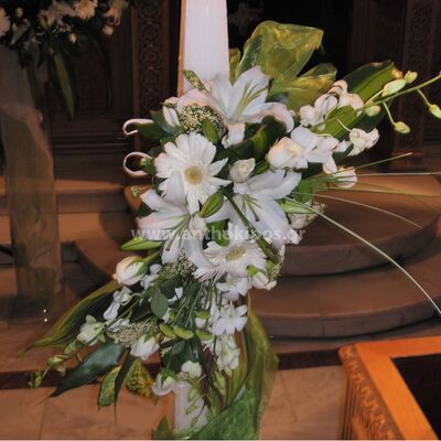 Λαμπάδες Γάμου με υπέροχο design και λουλούδια