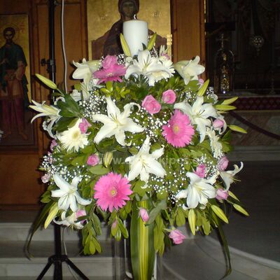 Wedding Candles spectacular with white and fuchsia flowers