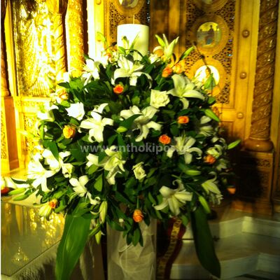 Λαμπάδες Γάμου στρογγυλές με όγκο και υπέροχα λουλούδια