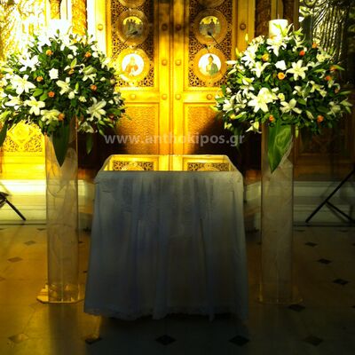 Wedding Candles round with volume and wonderful flowers