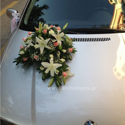 Στολισμός Αυτοκινήτου Γάμου με μοναδική σύνθεση με λευκά και ροζ λουλούδια