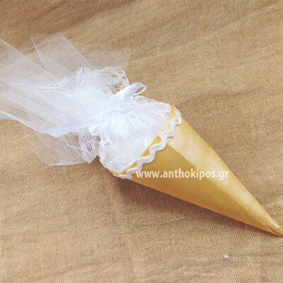 Wedding Favors, favor cone with lace and tulle