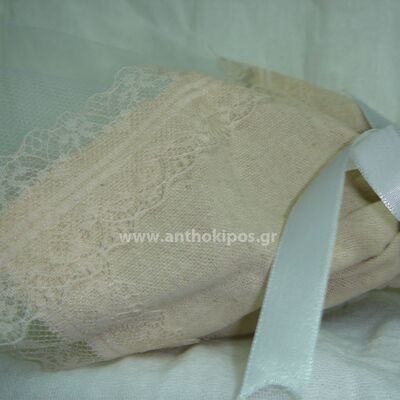 Wedding Favors, favor beige handkerchief with finish lace