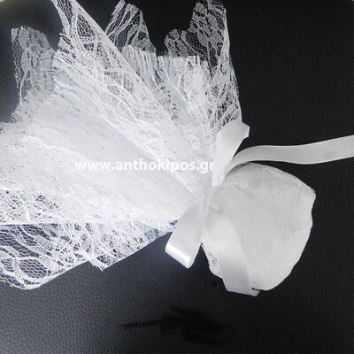 Wedding Favors, favor classic with white lace