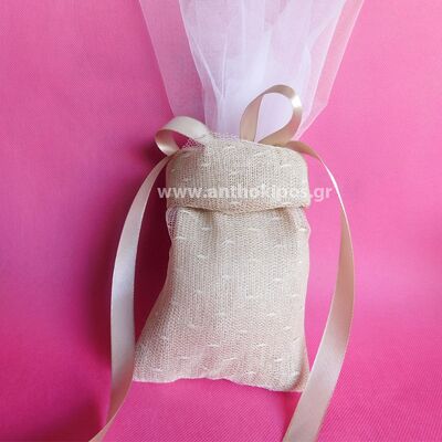 Wedding Favors, favor beige pouch combined with tulle