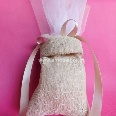 Wedding Favors, favor beige pouch combined with tulle