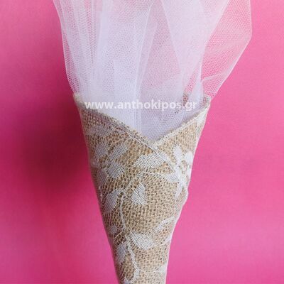 Wedding Favors, vintage favor with burlap-lace cone and tulle inside