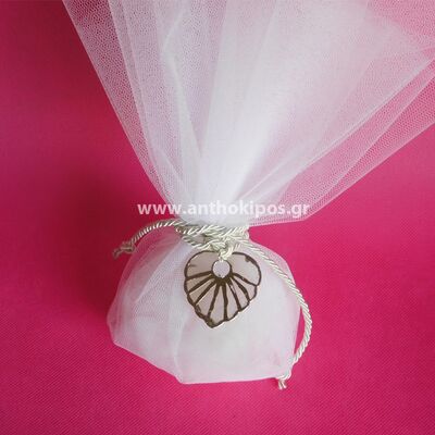 Wedding Favors, bonbonniere with tulle, classic creation combined with an impressive heart