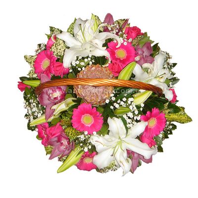Flower arrangement in basket with handle, in white-fuchsia color