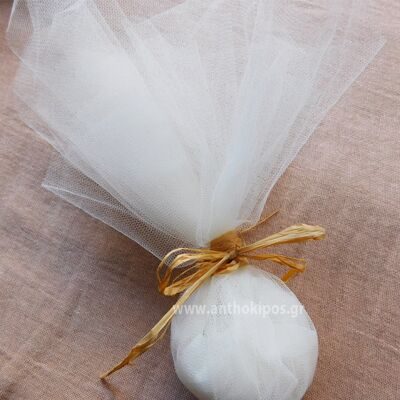 Wedding Favor with tulle and tying with natural, decorative grass