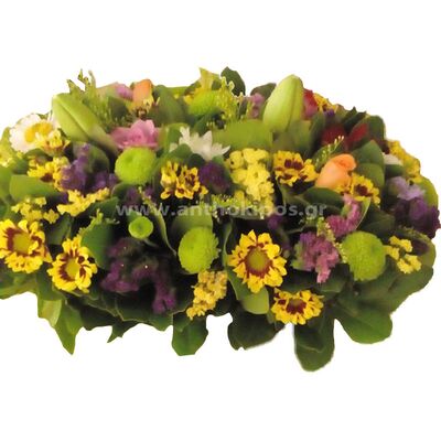 Rectangular flower arrangement for table