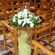 Εσωτερικός Στολισμός Γάμου με σύνθεση με κερί και λουλούδια σε λευκές αποχρώσεις