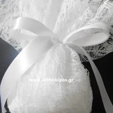 Wedding Favors, favor classic with white lace