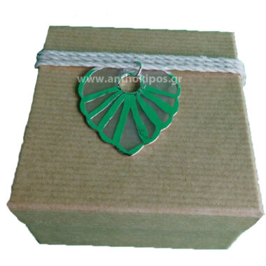 Wedding Favors, favor with natural box and heart tied with rope