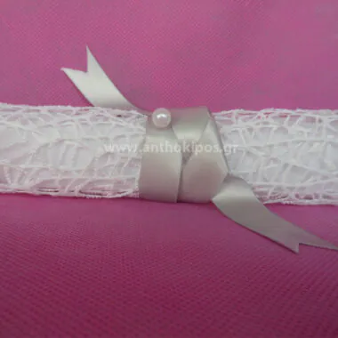 Wedding Favor aristocratic with white lace circles