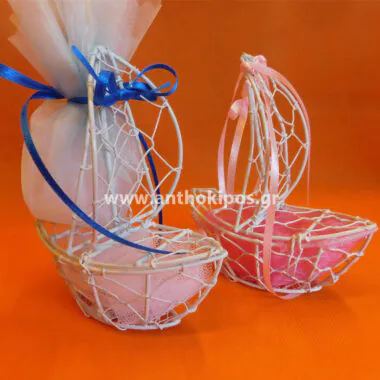 Baptism Favor with white iron boats