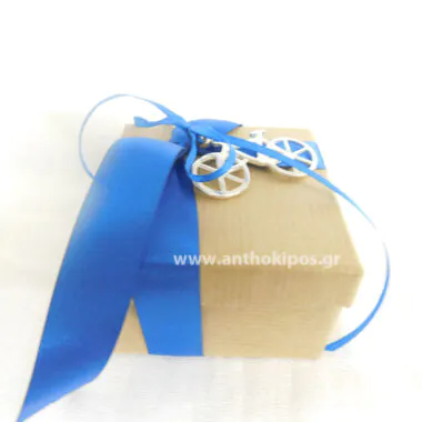 Baptism Favor motif bicycle tied on a square box