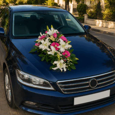 Στολισμός Αυτοκινήτου με λευκά και φούξια λουλούδια